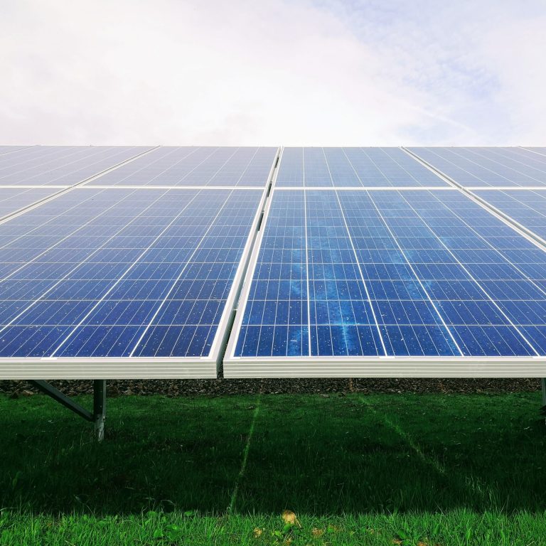 PLACAS SOLARES: TIPOS Y FUNCIONALIDADES