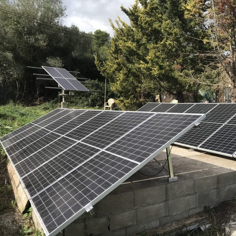 INSTALACIÓN SOLAR CON BATERÍAS DE LITIO