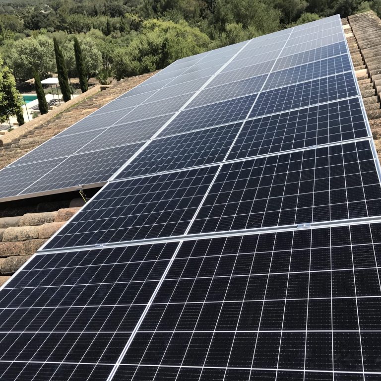 KIT DE AUTOCONSUMO EN UN GRAN HOGAR