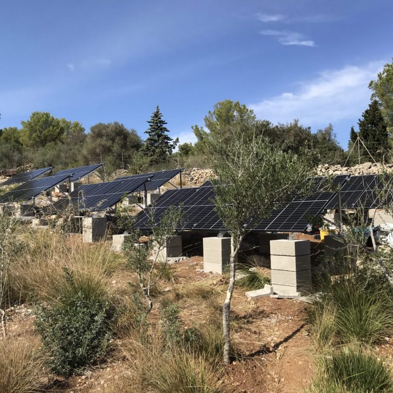 Autoconsumo trifásico con acumulación