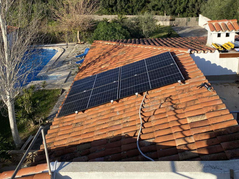 AUTOCONSUMO SOLAR DE 8KW CON ACUMULACIÓN