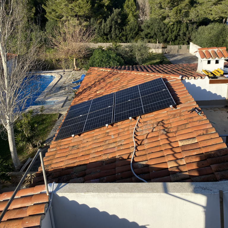 AUTOCONSUMO SOLAR DE 8KW CON ACUMULACIÓN